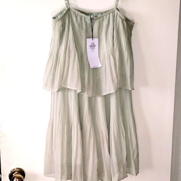 ⭐ Exlura Green Shorts Jumper  Women's Size Large Adjustable Straps - Picture 1 of 9